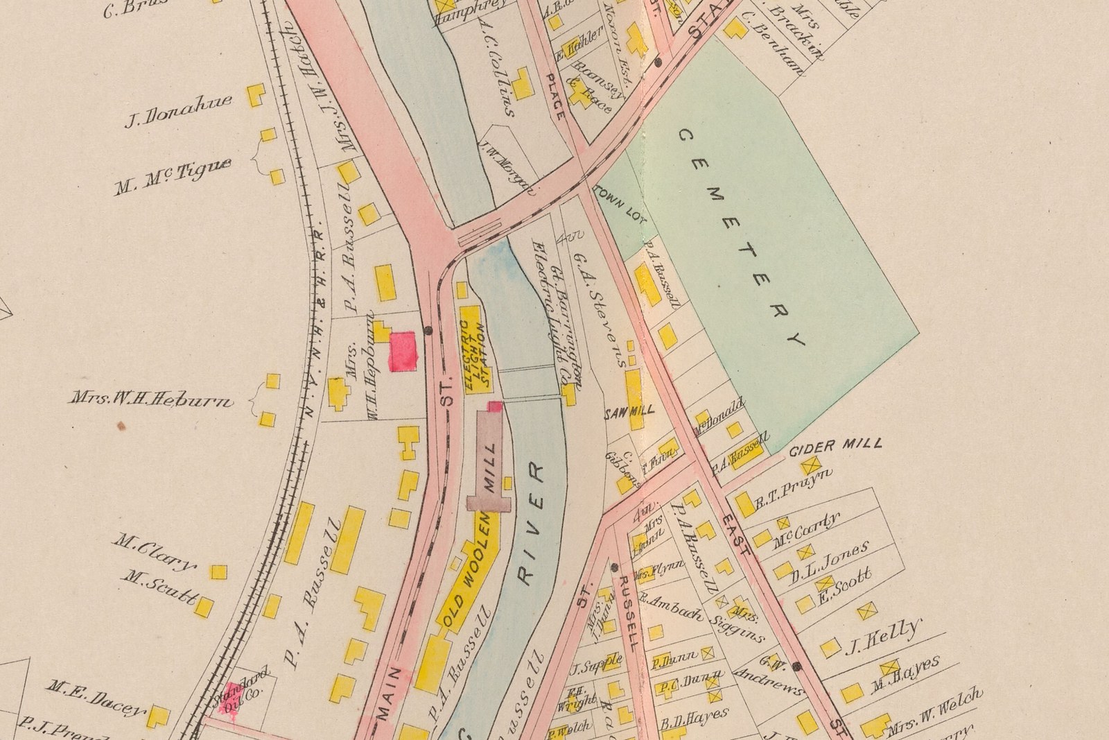 Detail of the 1904 atlas showing the Housatonic at Great Barrington, with a wooden building lettered ELECTRIC LIGHT STATION below the dam
