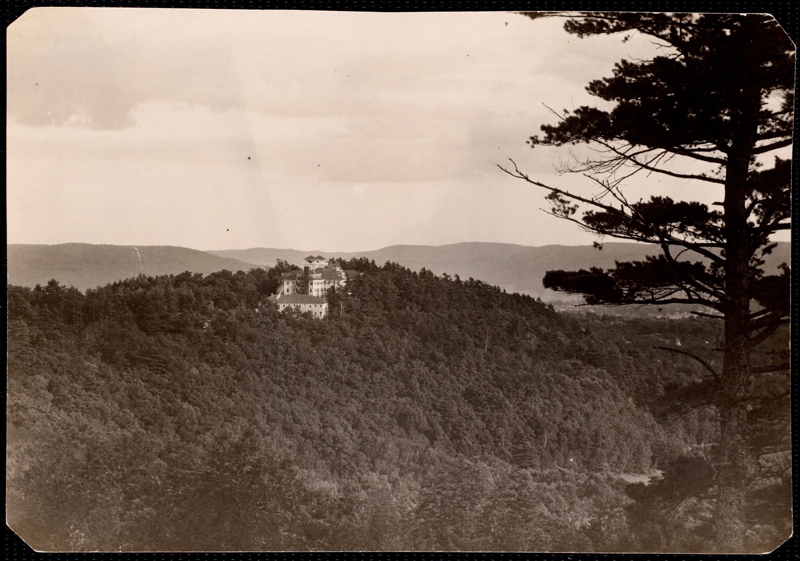 Aspinwall Hotel: hotel viewed from Bald Hill. about 1902–1918.