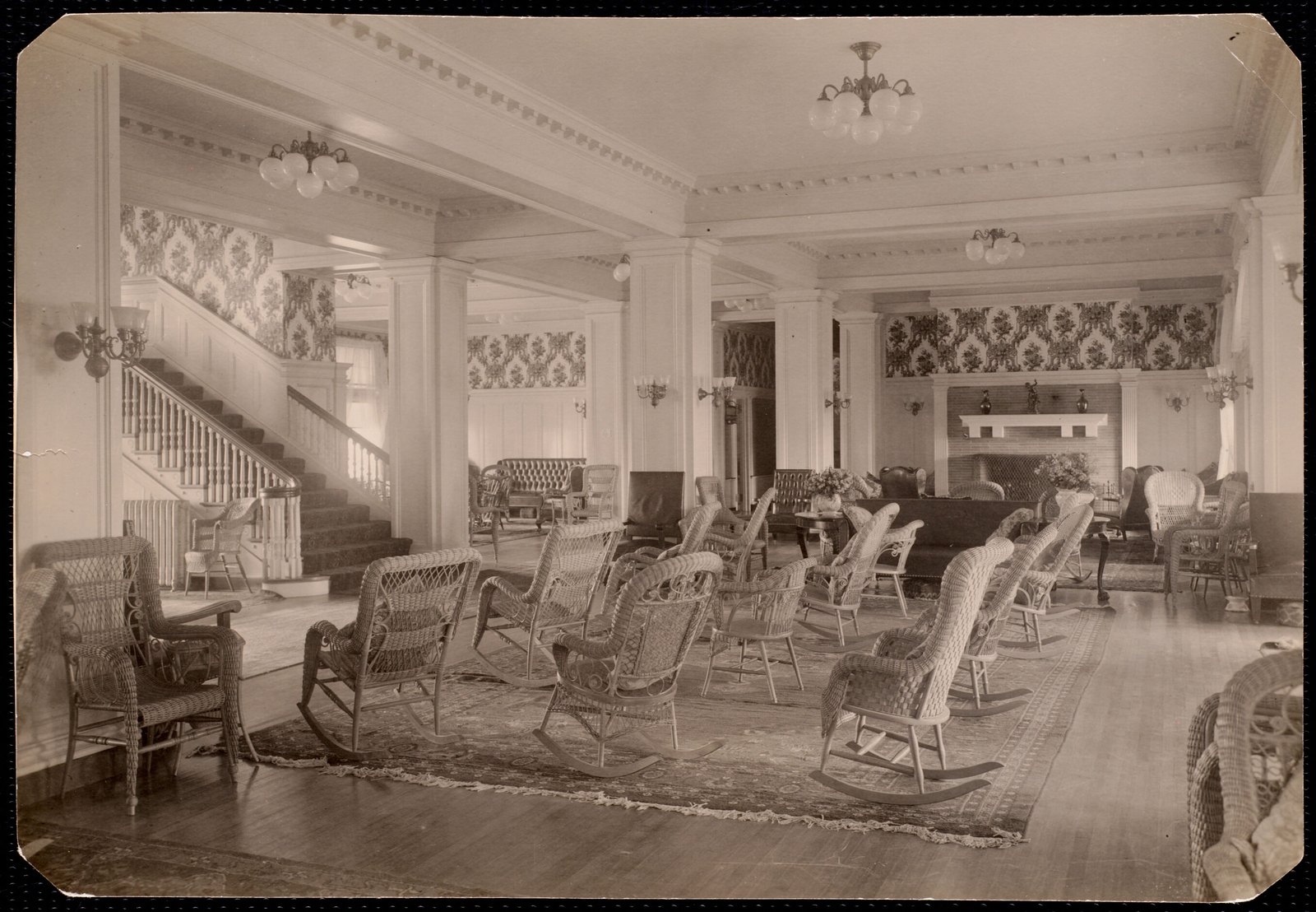 Aspinwall Hotel: rows of wicker chairs. about 1902–1918.