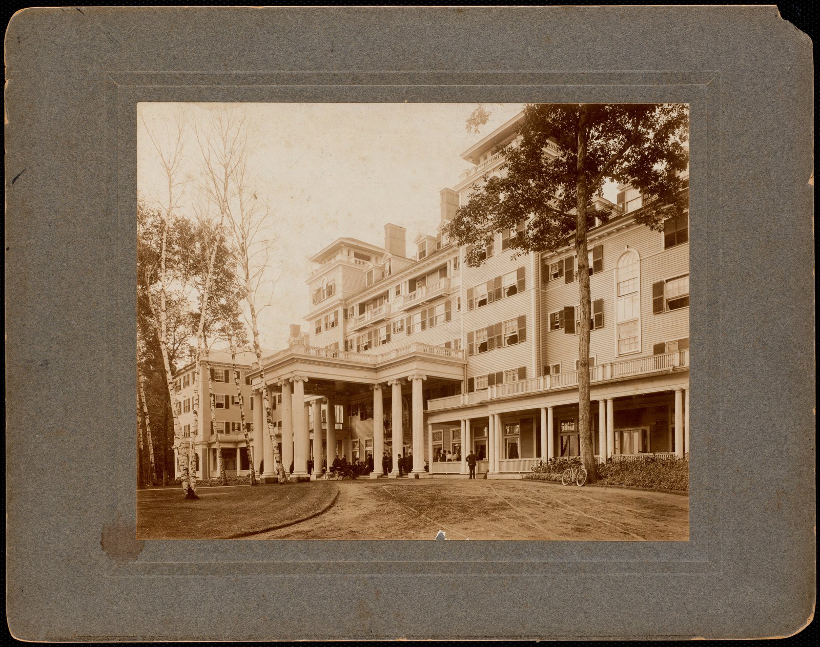 Aspinwall Hotel: drive and main entrance. about 1902–1915.