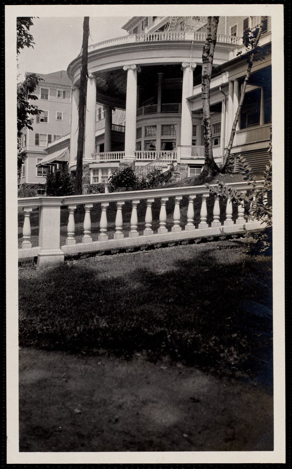 Aspinwall Hotel: south west piazza. August 1, 1906.