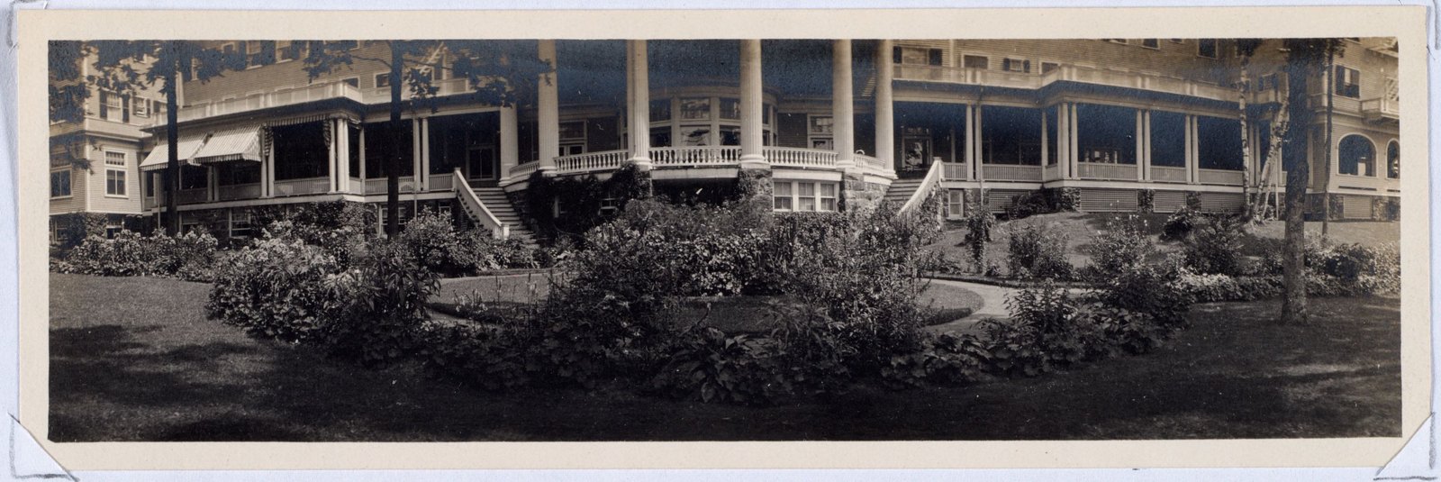 Aspinwall Hotel: hotel & garden. 1906.