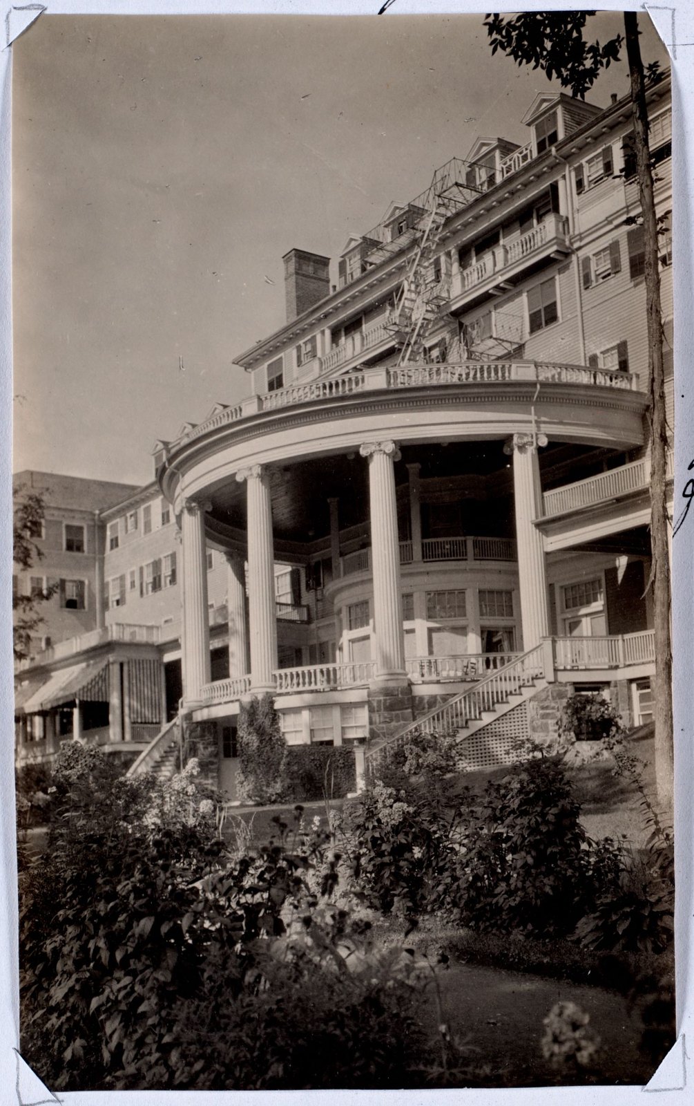 Aspinwall Hotel: west front. about 1905–1910.