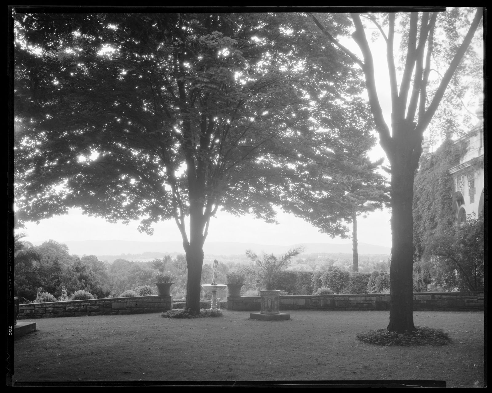 Bellefontaine: garden overlook. about 1925–1933.