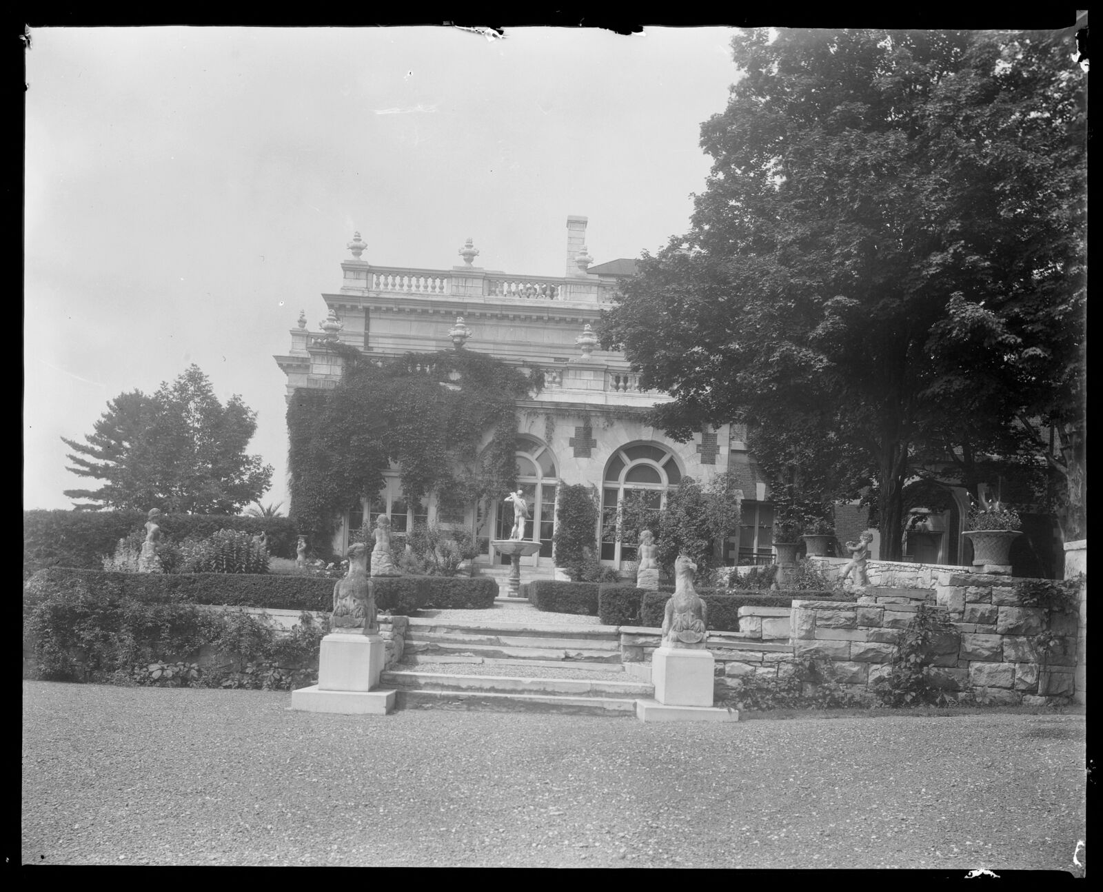 Bellefontaine: house & grounds. about 1925–1933.