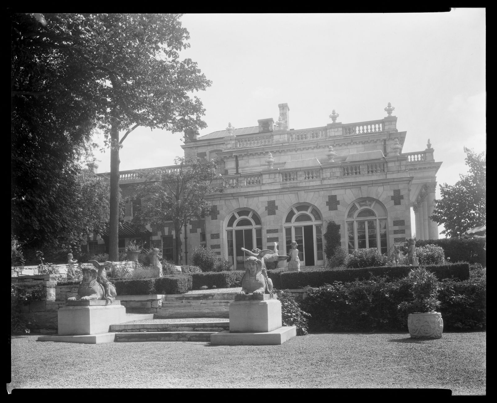 Bellefontaine: house & grounds. about 1925–1933.
