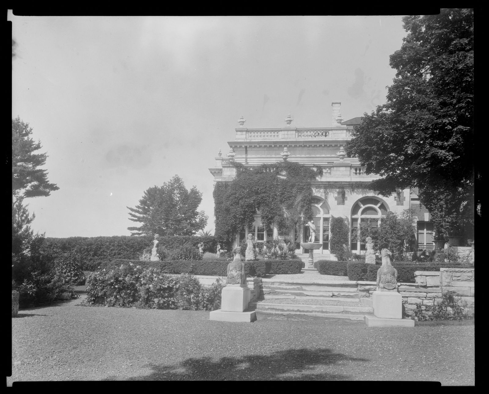 Bellefontaine: house & grounds. about 1925–1933.