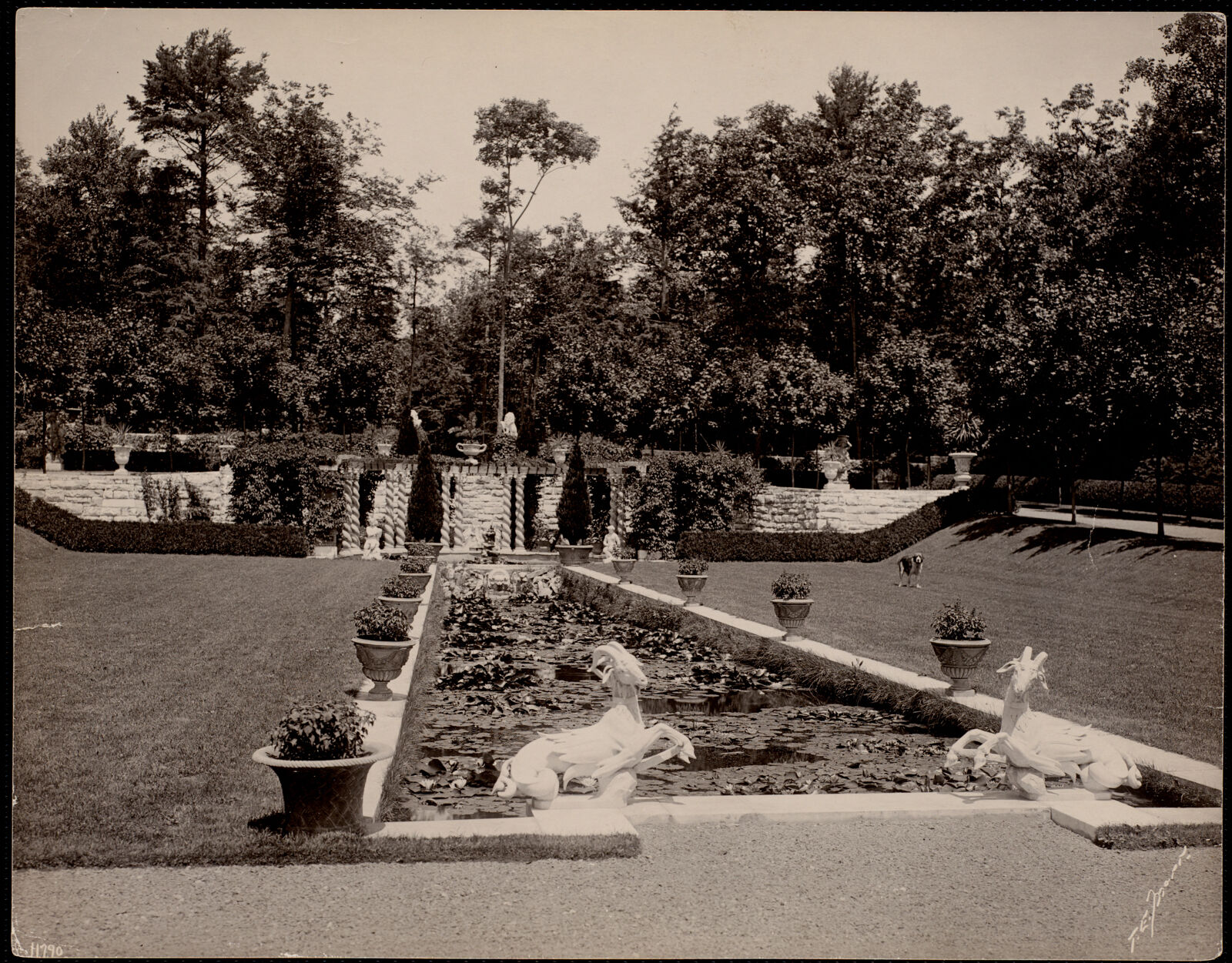 Bellefontaine: reflecting pool. about 1897–1910.