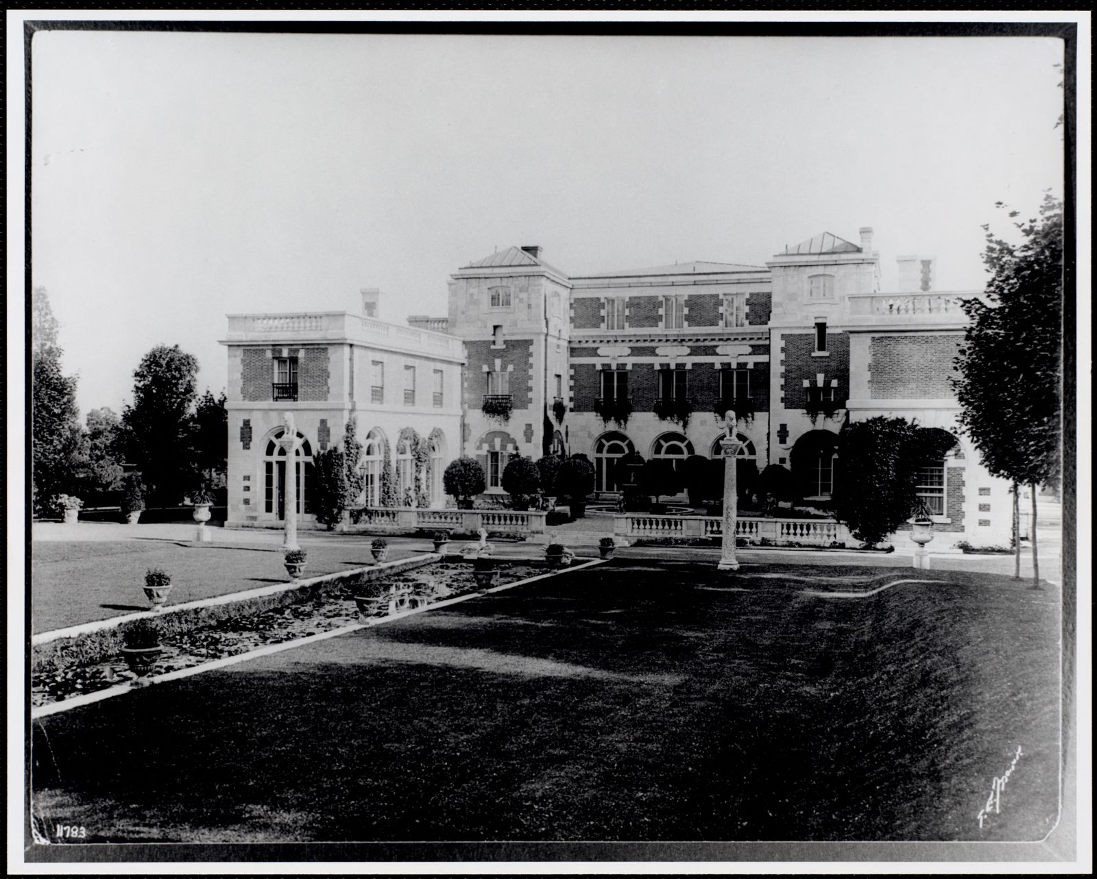 Bellefontaine: north façade. about 1899–1910.