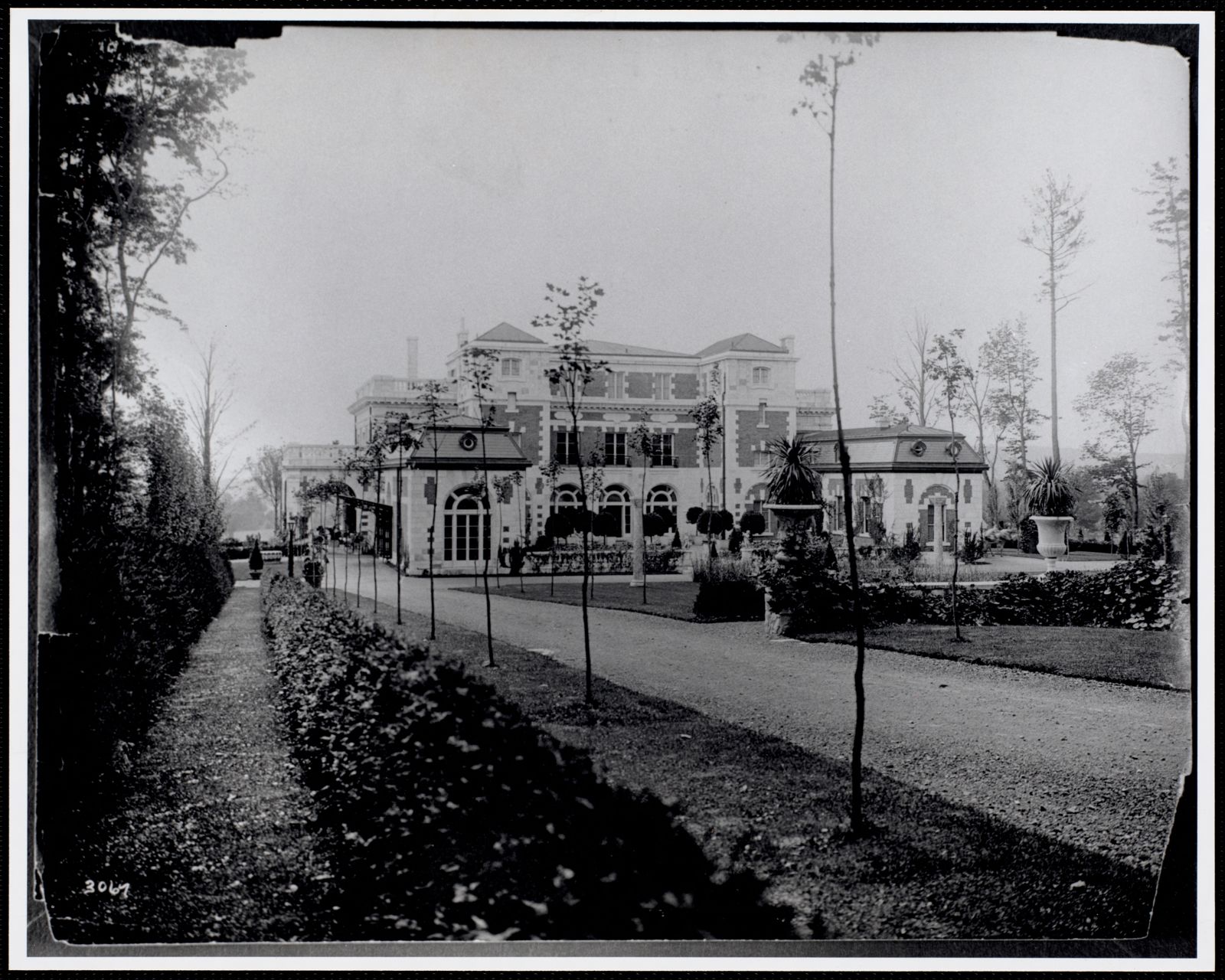 Bellefontaine: north façade. about 1899–1910.