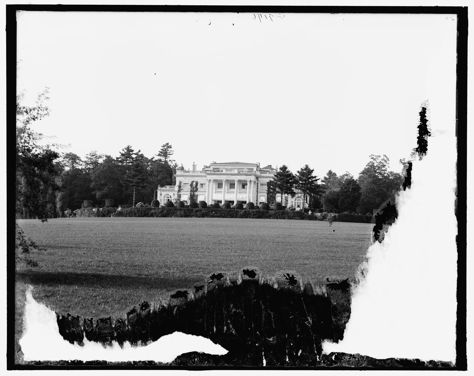 “[Lenox, Mass., Bellefontaine, country home of G. [i.e. Giraud] Foster]” About 1910. LC-D4-500663.