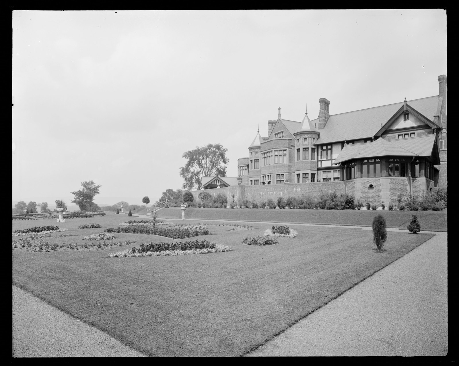 Blantyre: exterior view/house & gardens. about 1903–1912.