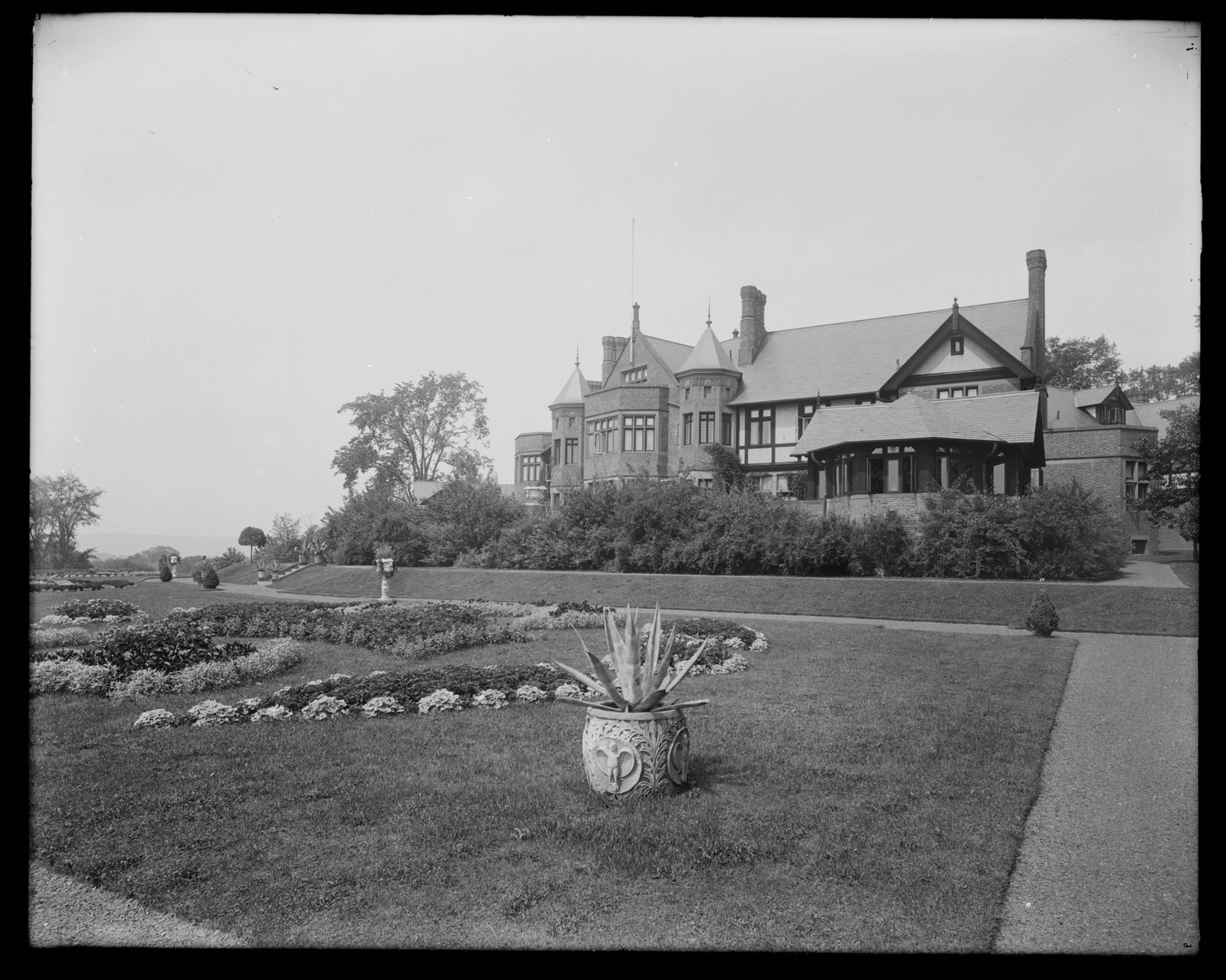 Blantyre: exterior/house & grounds. about 1903–1912.