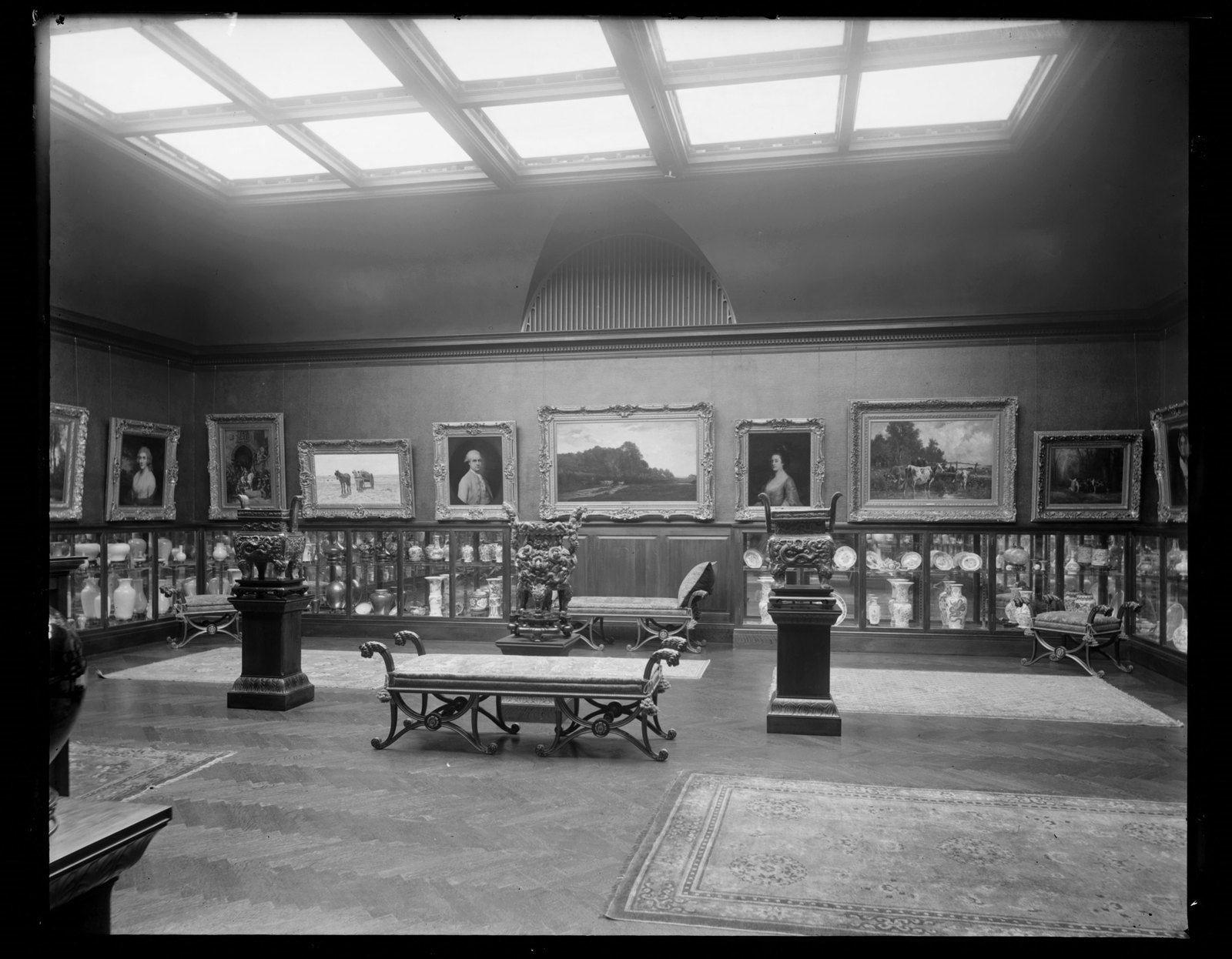 Blantyre: interior/gallery of paintings and china ware. 1912.