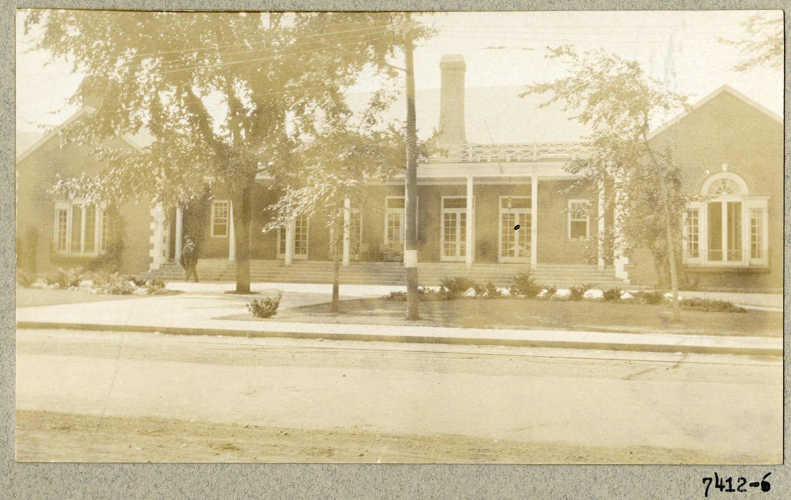 The Community House from Main Street. Print 7412-6.