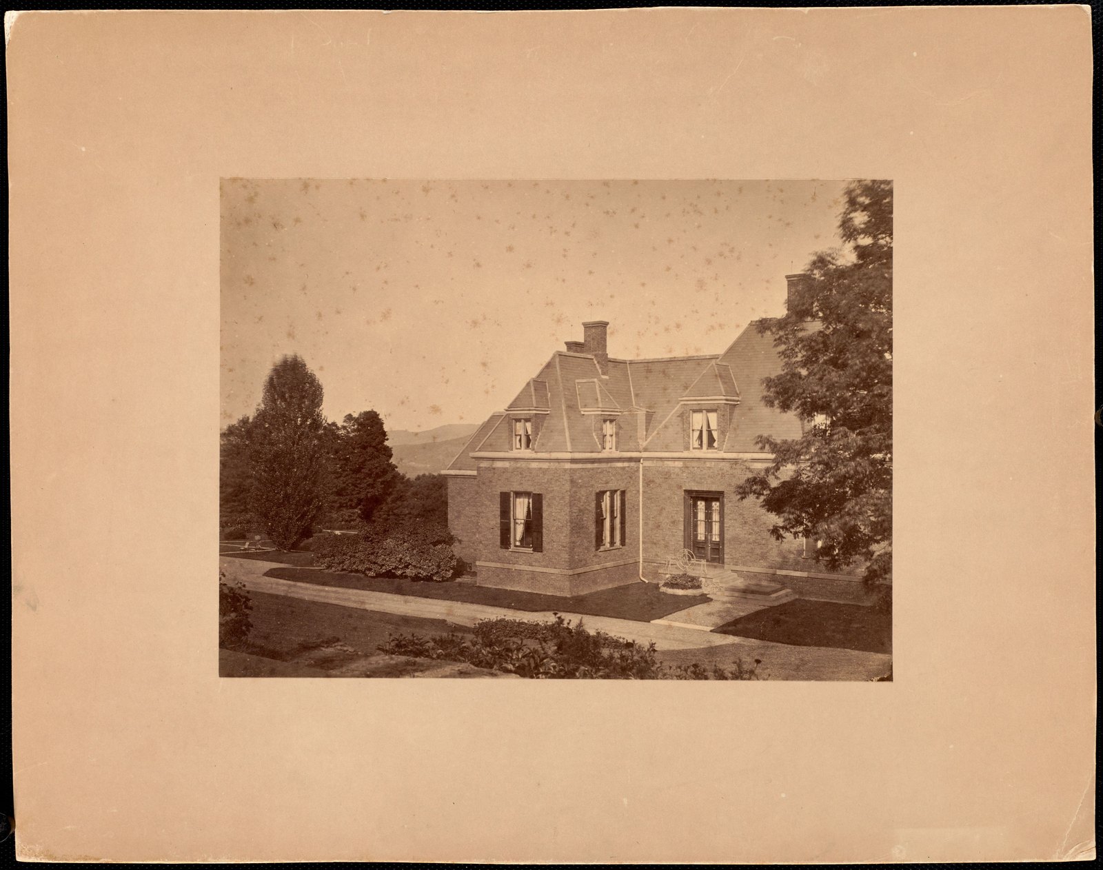 Dormers: walk and side entrance. About 1890–1930.