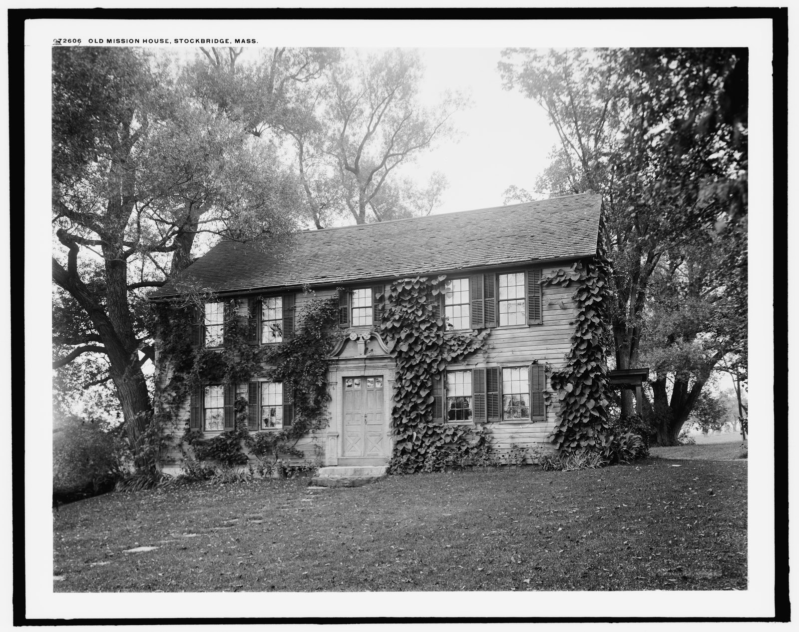 Old Mission House, Stockbridge, Mass. Detroit Publishing Co. negative 72606, catalogued between 1910 and 1920 — while the house still stood on Eden Hill.
