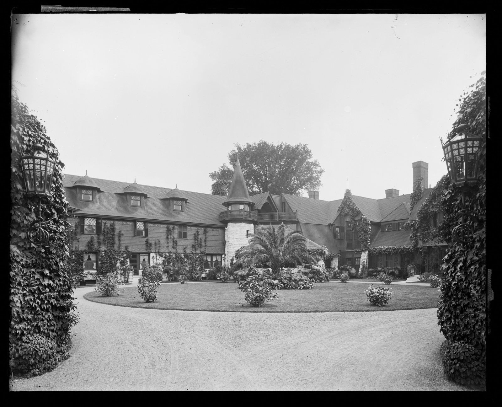 Elm Court, the house and drive