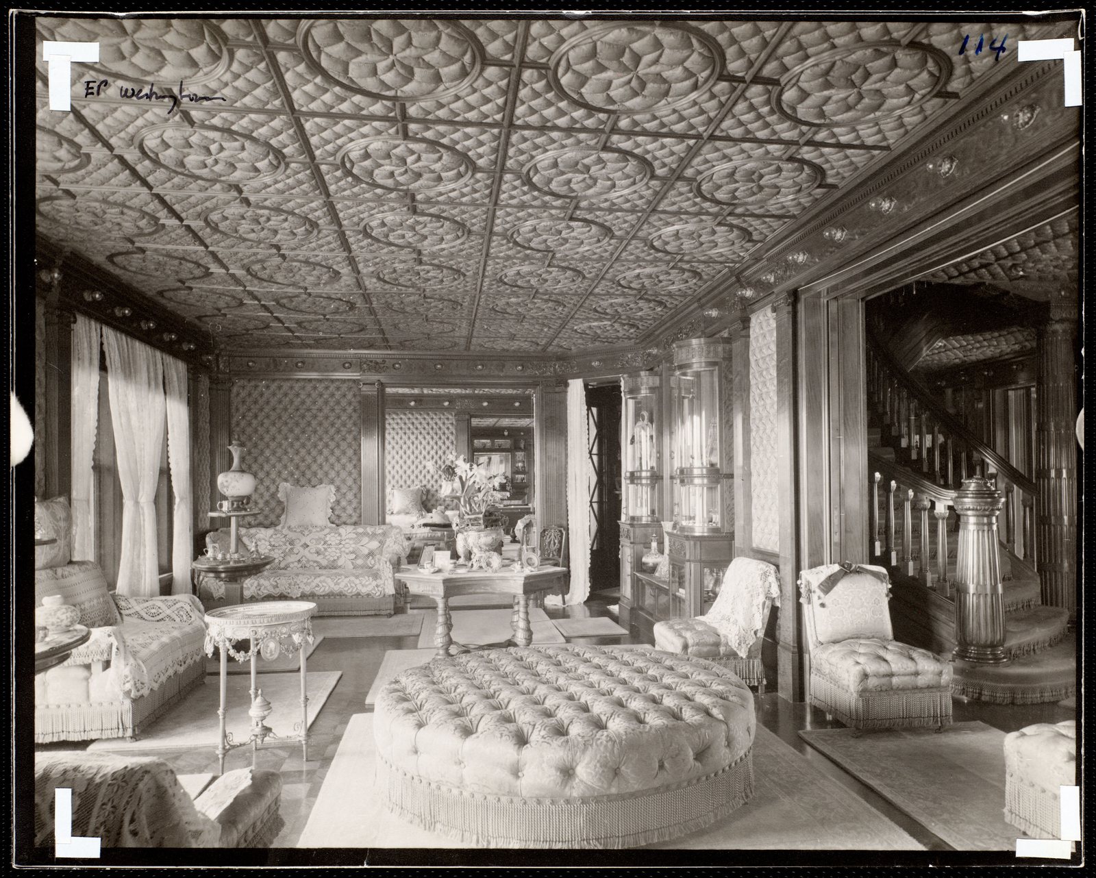 Erskine Park: living room.