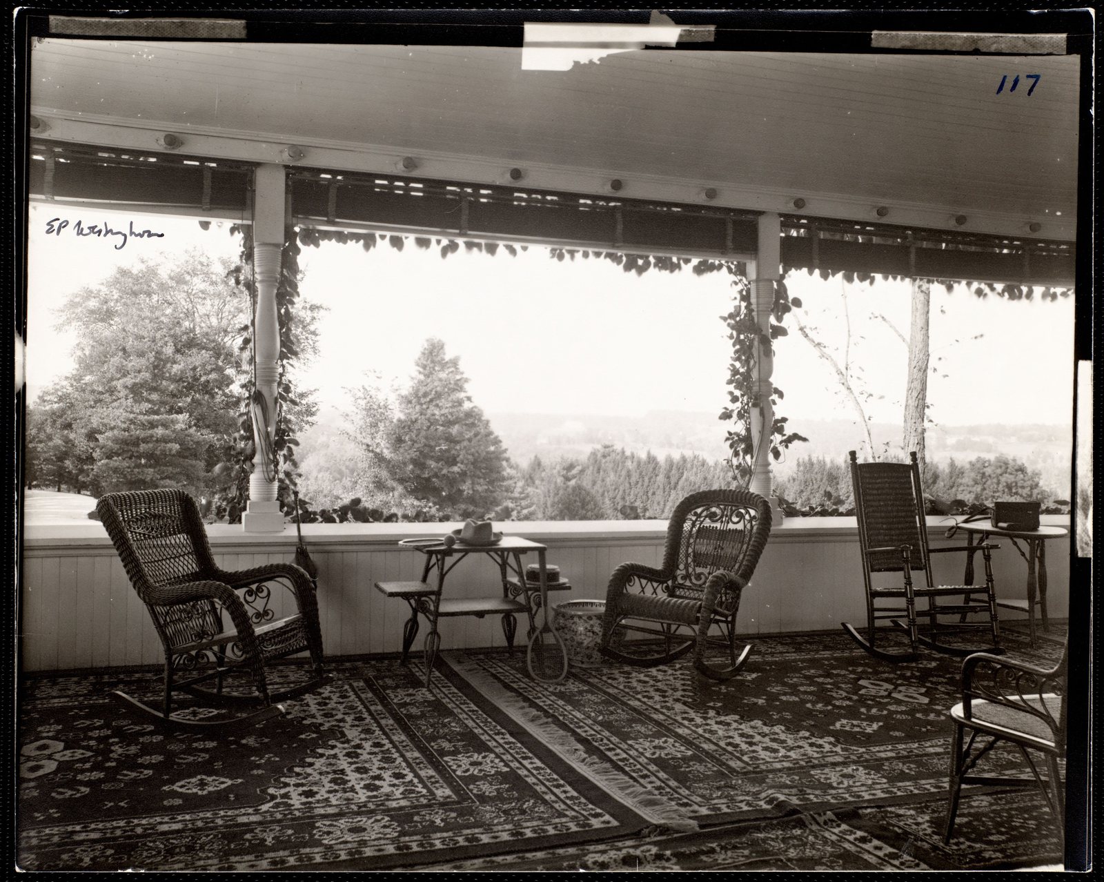 Erskine Park: porch.