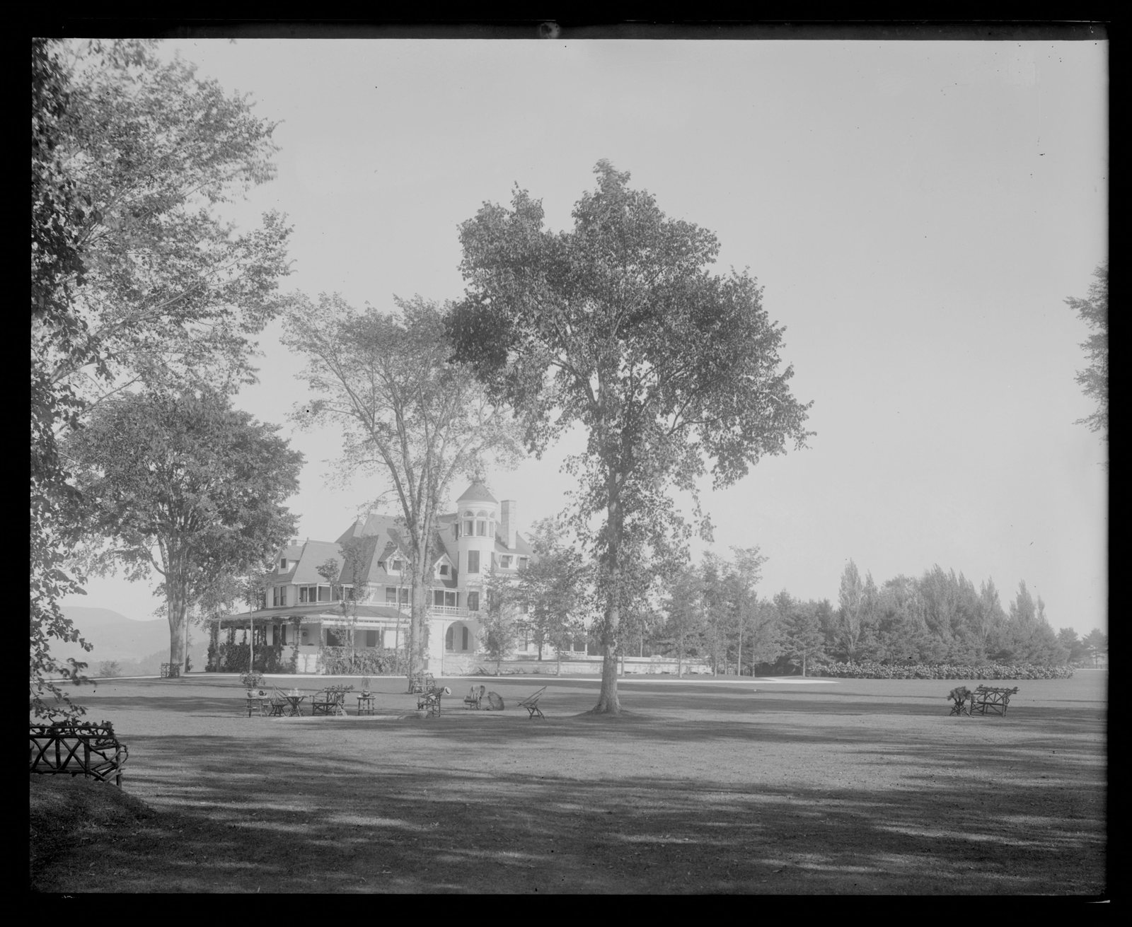 Erskine Park: trees, lawn & house.