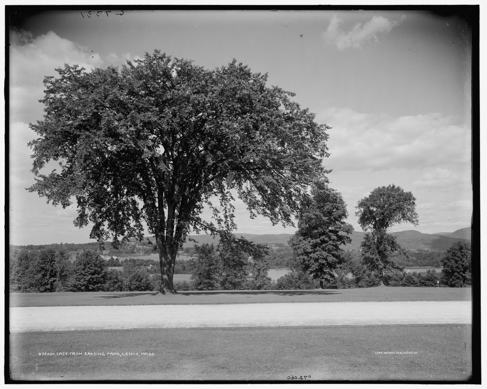 “East from Erskine Park, Lenox, Mass.” About 1900. LC-D4-72060.