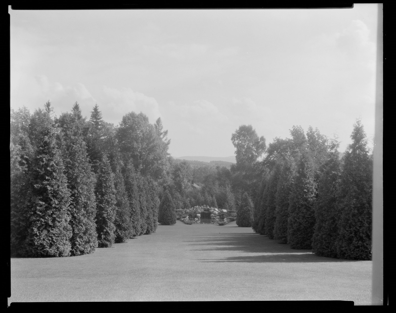 Groton Place: fountain landscape. about 1930–1936.