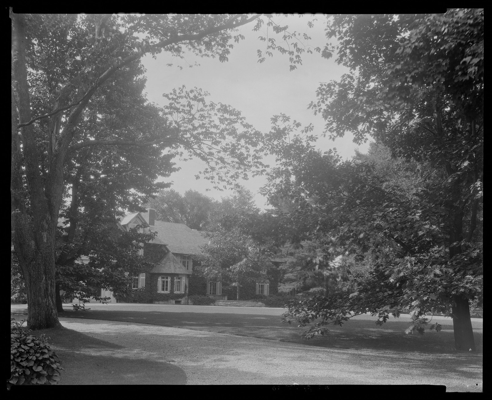 Groton Place: facing West St. about 1930–1936.