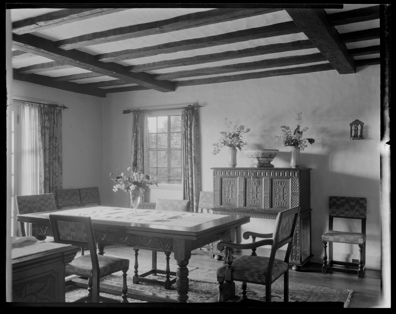 dining room. About 1925–1935.