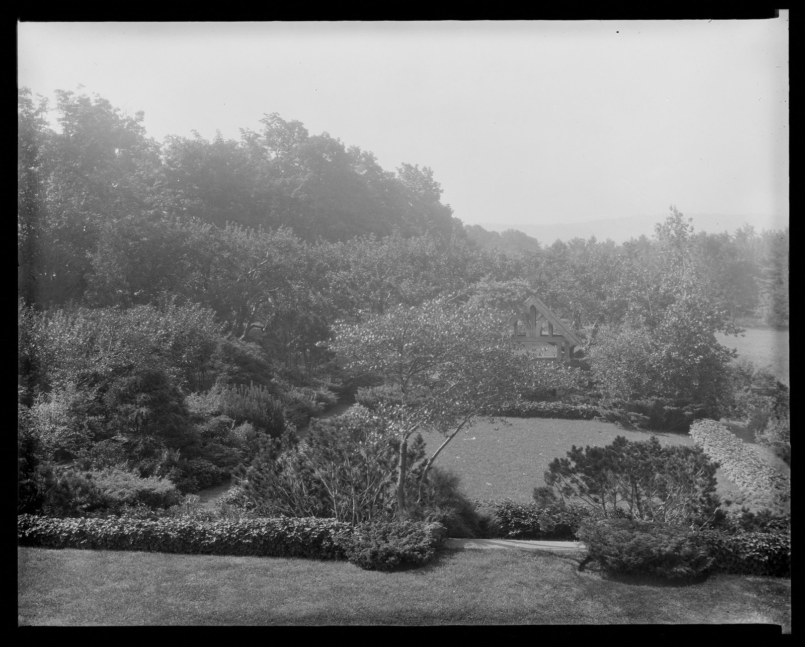 Garden landscape. About 1925–1935.