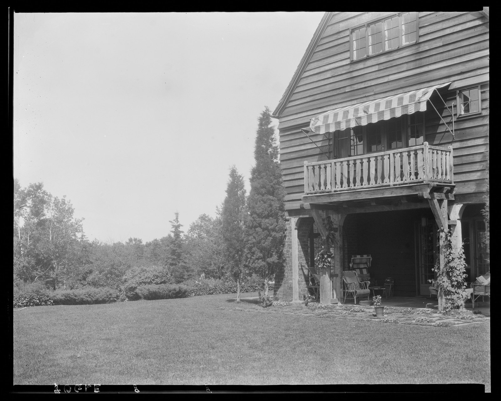 Side elevation. About 1925–1935.