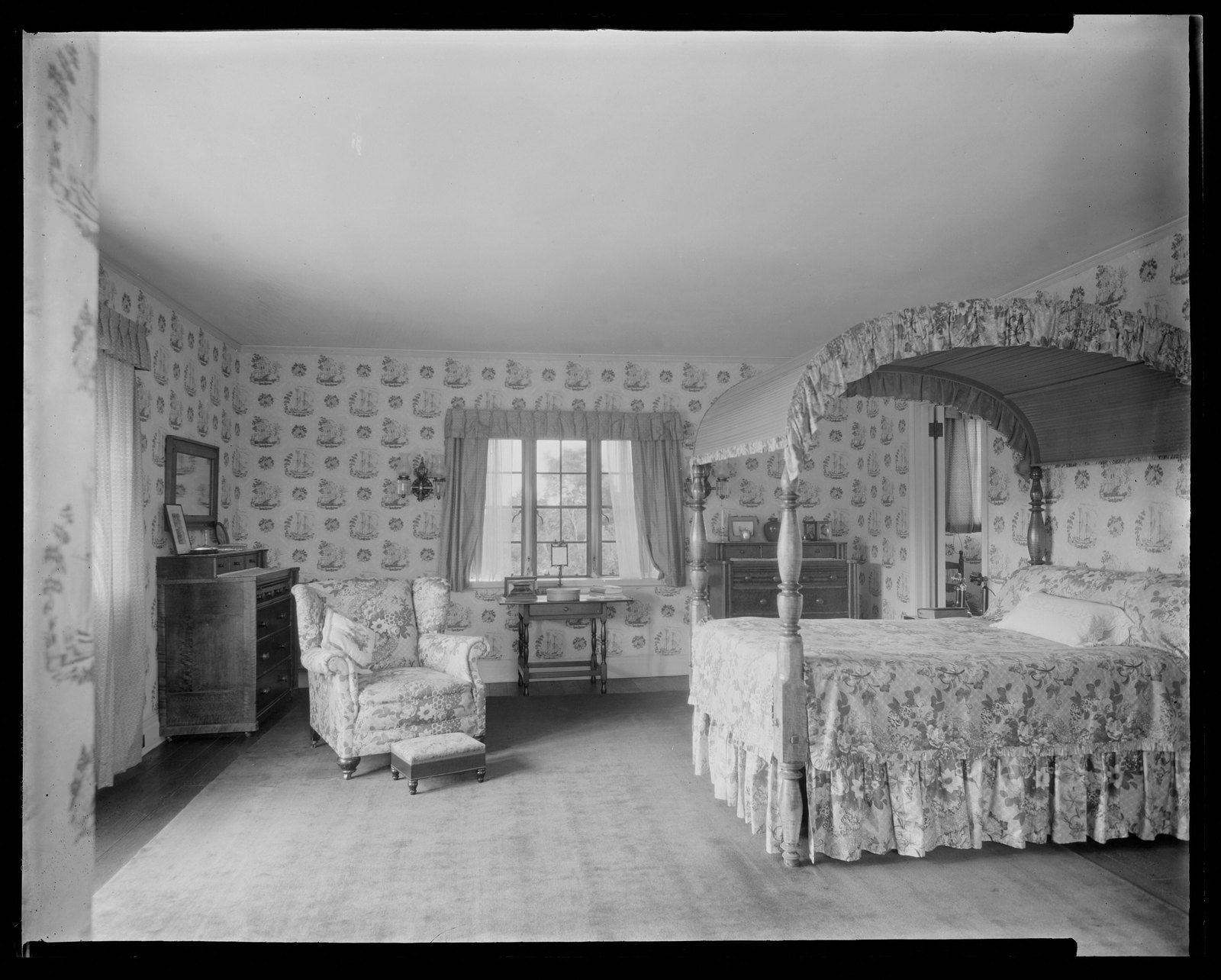 bedroom. About 1925–1935.