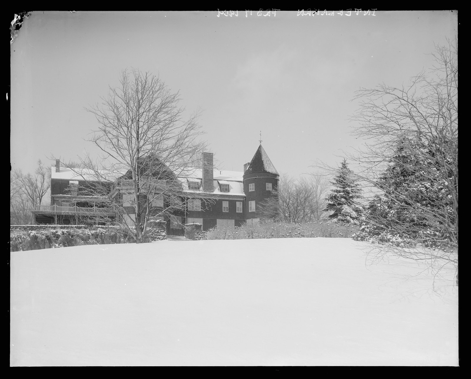 Interlaken: house and grounds, 17 February 1909 — the negative noted “Mrs. J.E. Parsons.”