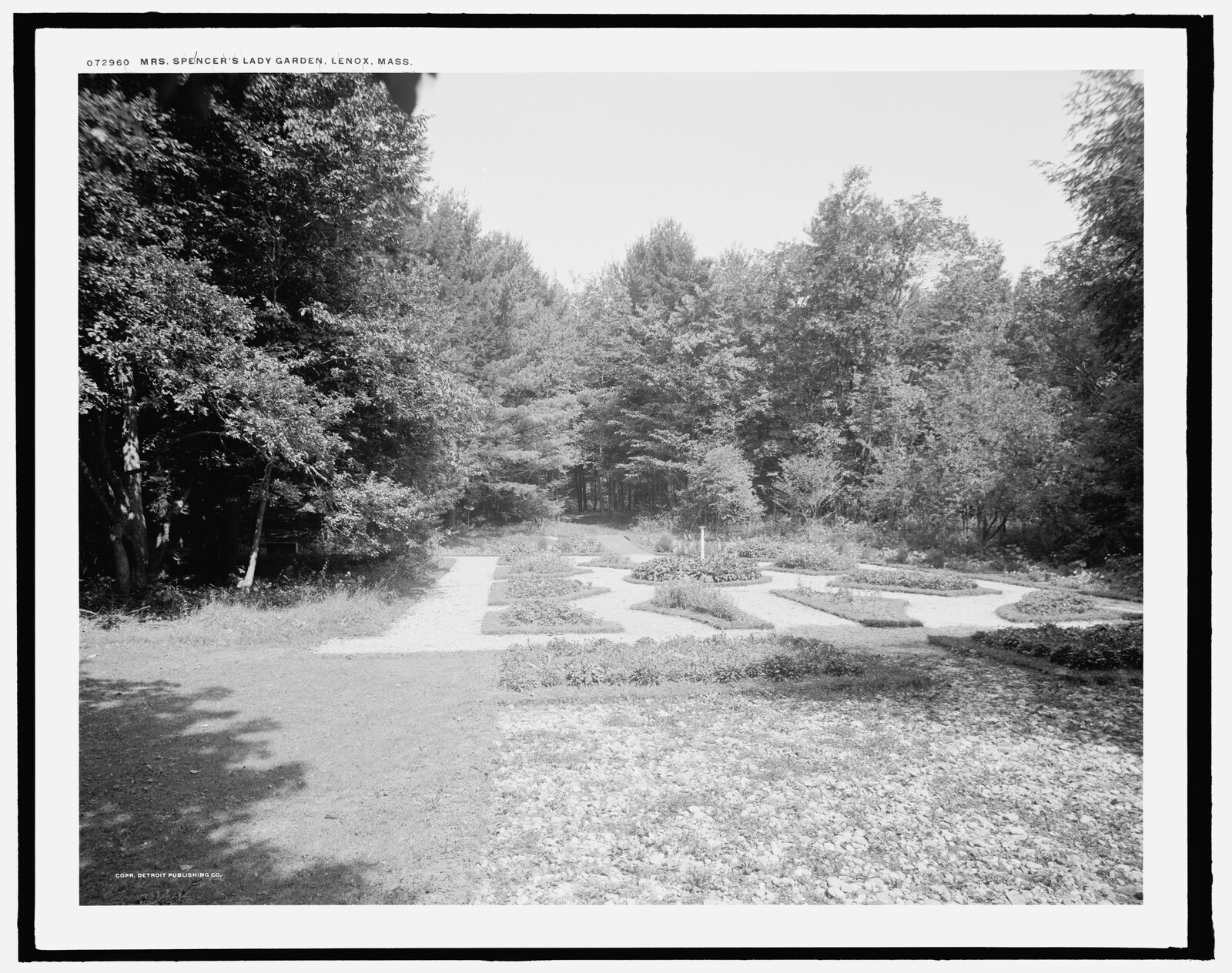“Mrs. Spencer’s lady garden, Lenox, Mass.” Negative 072960, catalogued 1900. The title is the photographer’s.