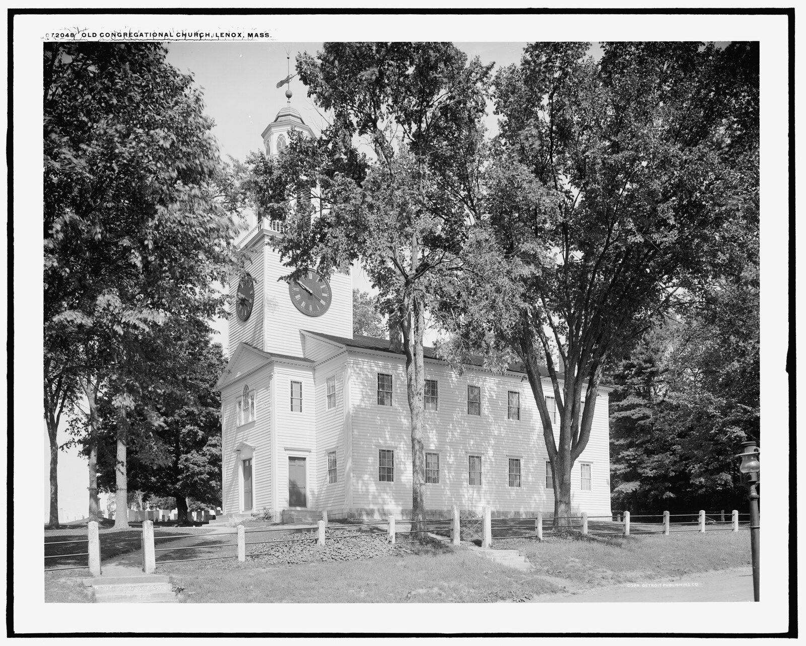 “Old Congregational Church, Lenox, Mass.” Negative 072048, 1905.