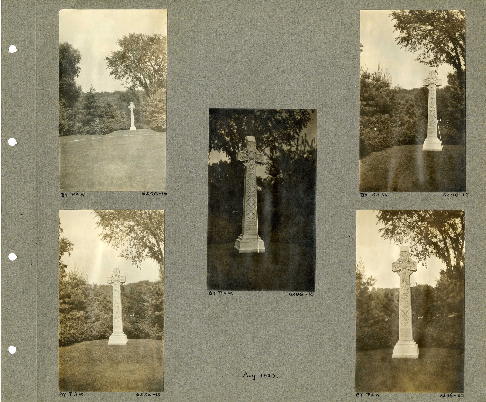 Album page: further monuments, August 1920.