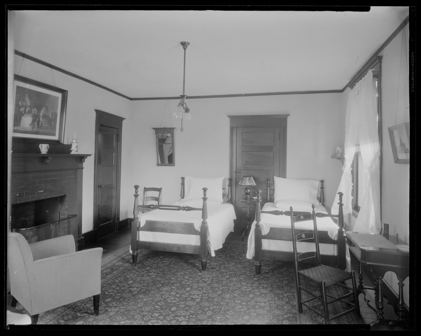 Red Lion Inn: interior/bedroom. About 1925–1933.