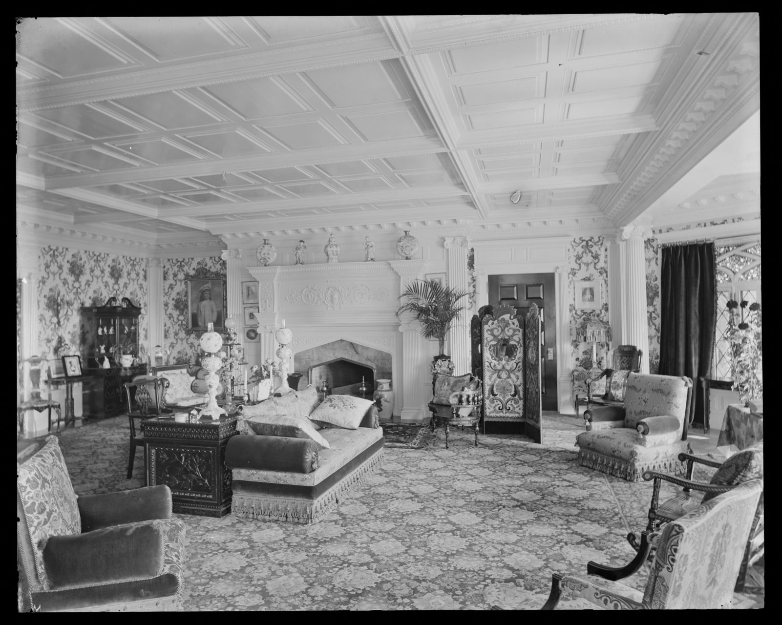Shadow Brook: parlor. about 1894–1902.