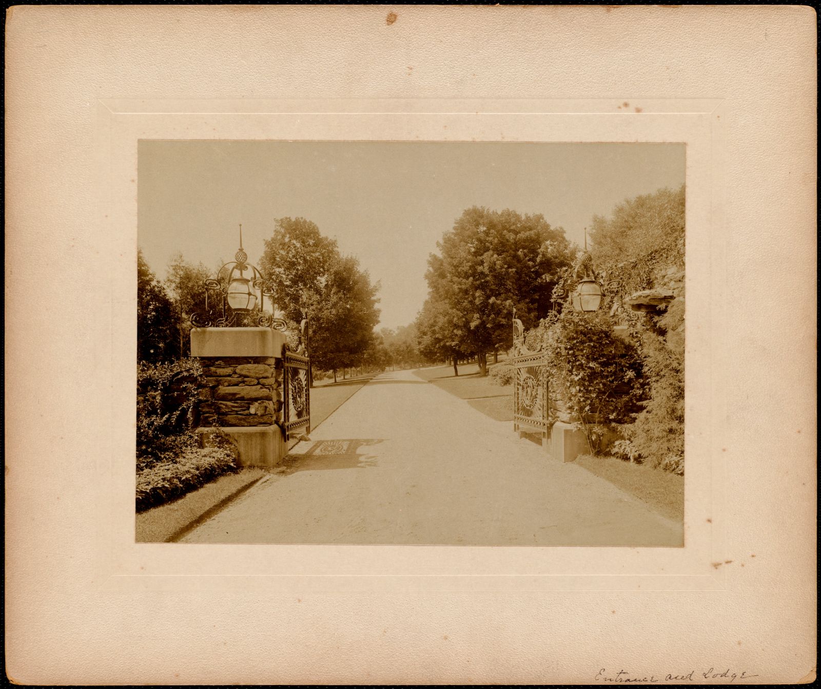 Shadow Brook: entrance and lodge. about 1895–1899.