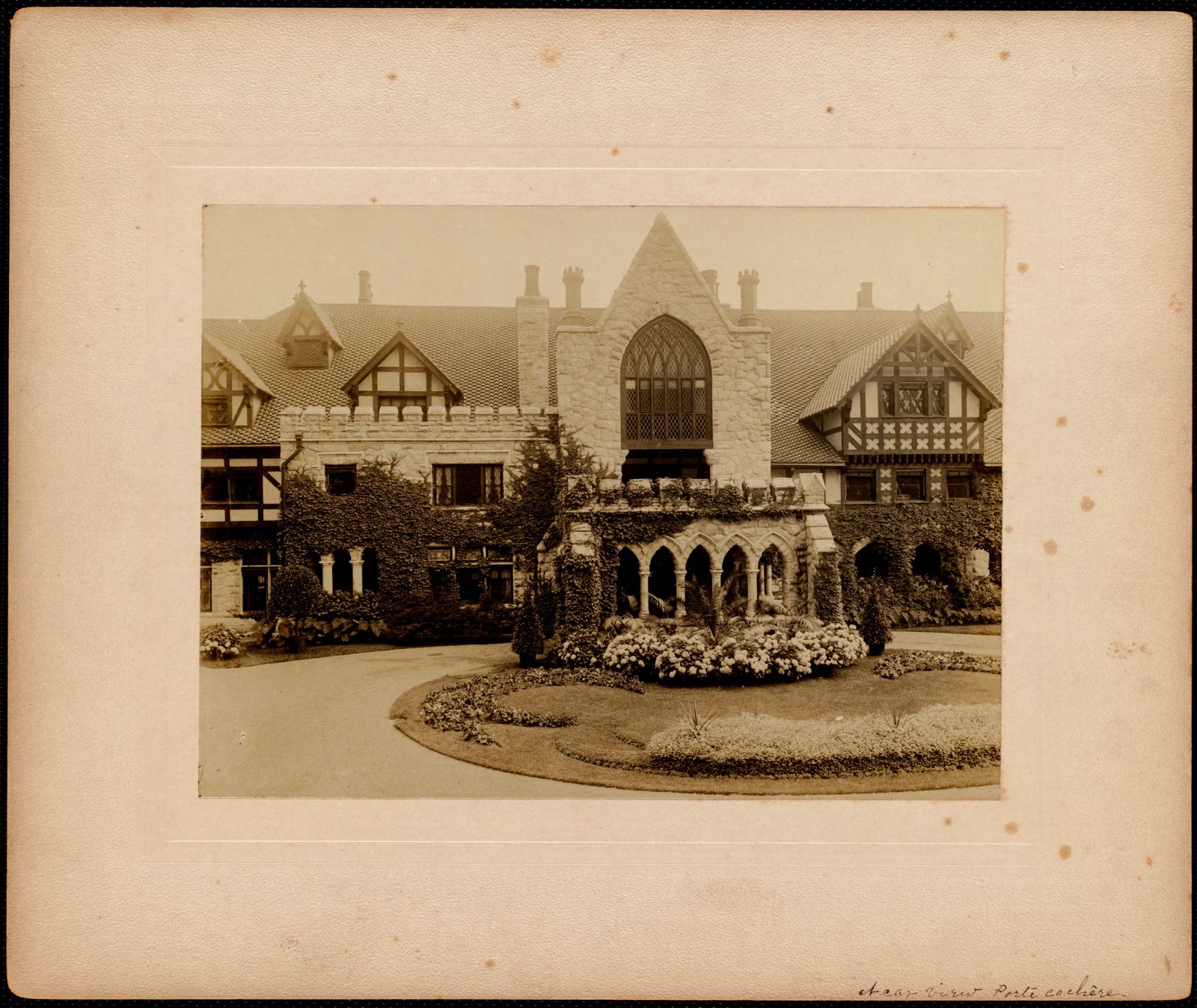 Shadow Brook: near view porte cochêre. about 1895–1899.