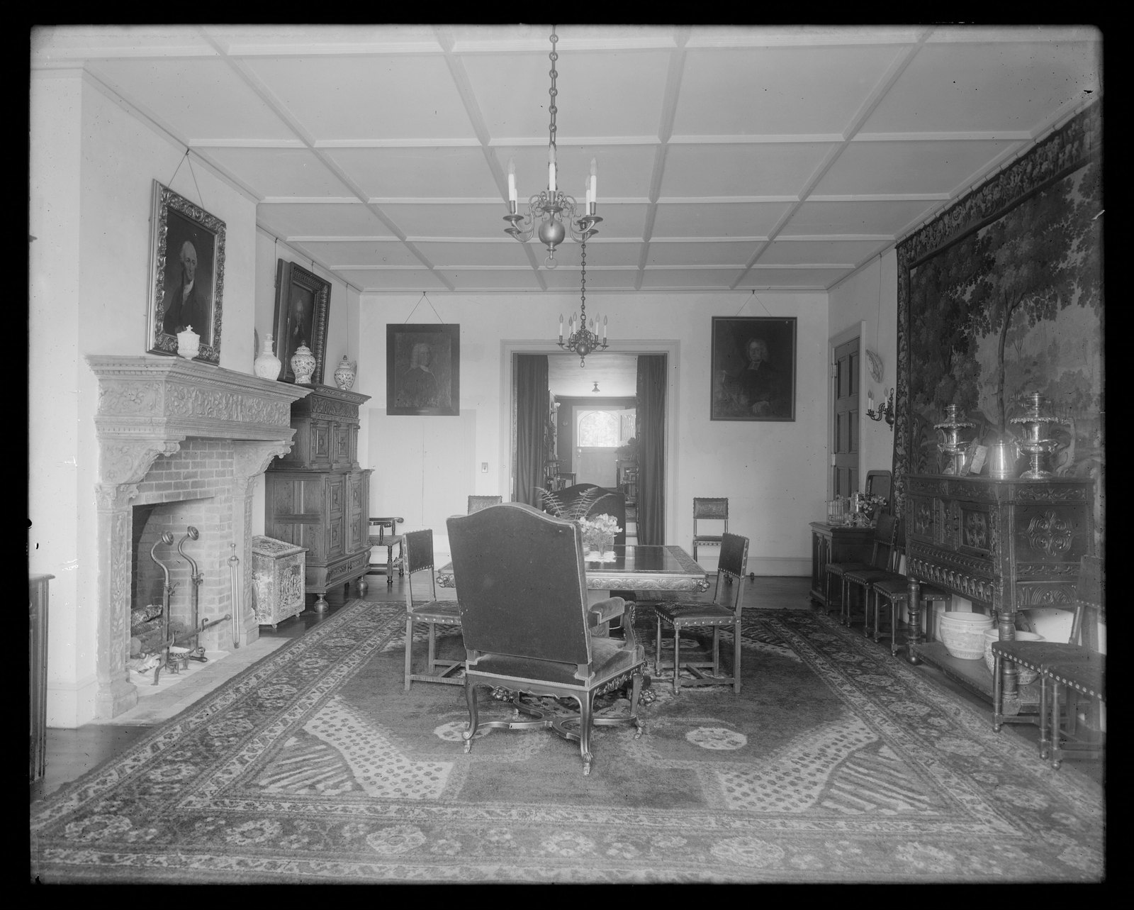 Shipton Court: dining room. 1915.