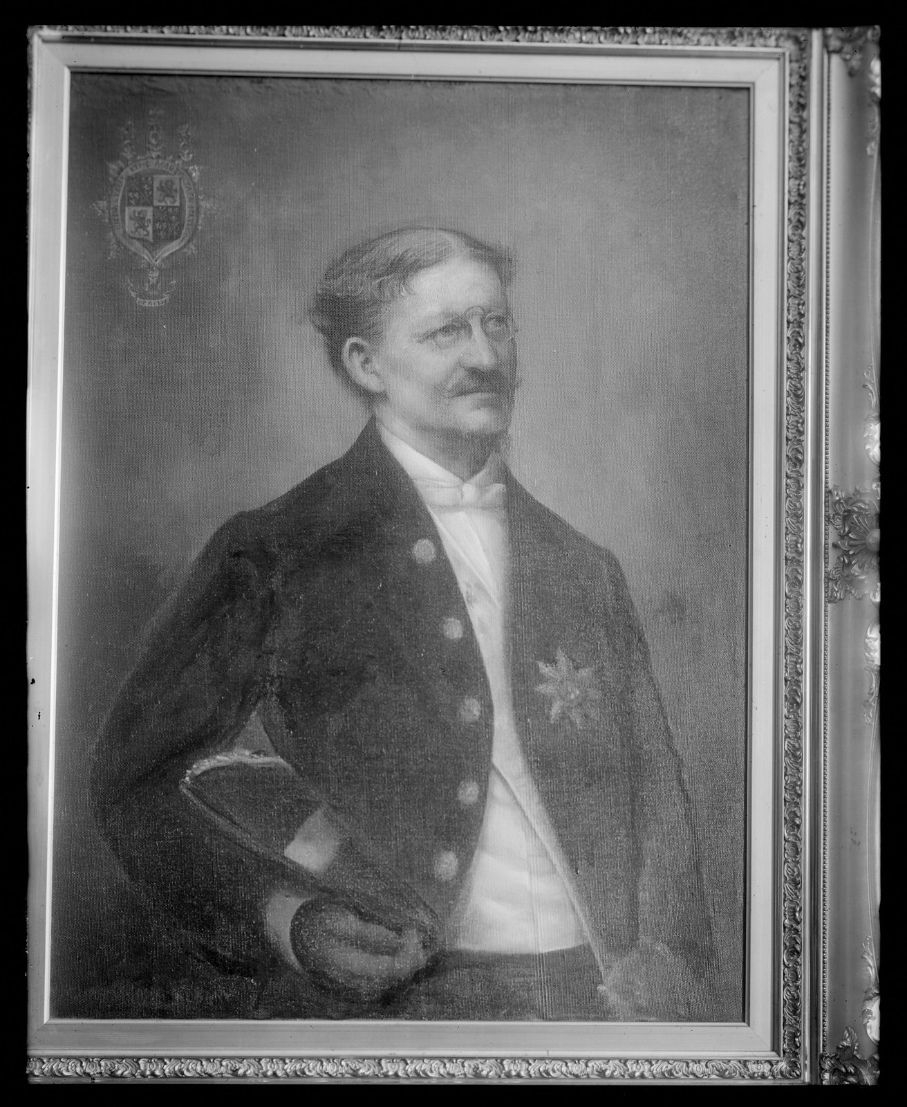 “Shipton Court: portrait of General Meredith Read,” 1915 — the painting stood on the lawn and photographed in daylight.