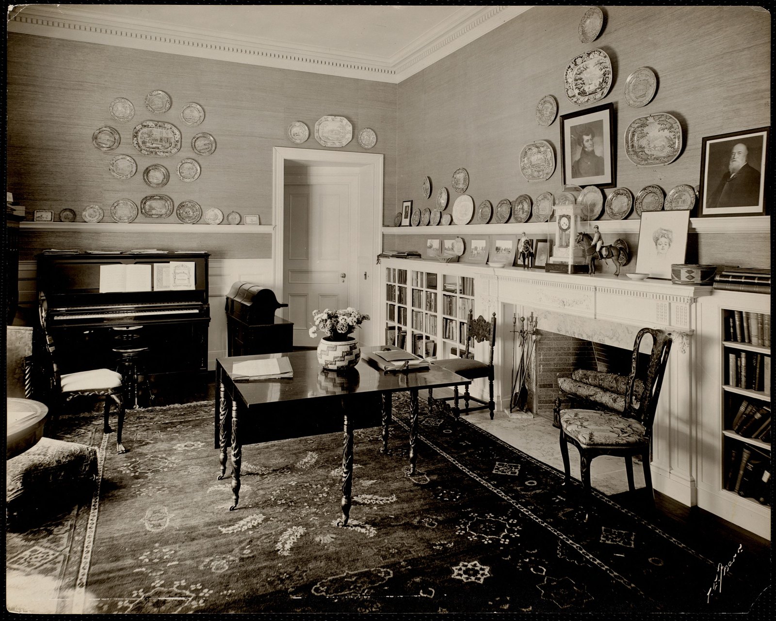 Spring Lawn: J. E. Alexandre, parlor looking N.E., Lenox Mass. about 1903–1910.