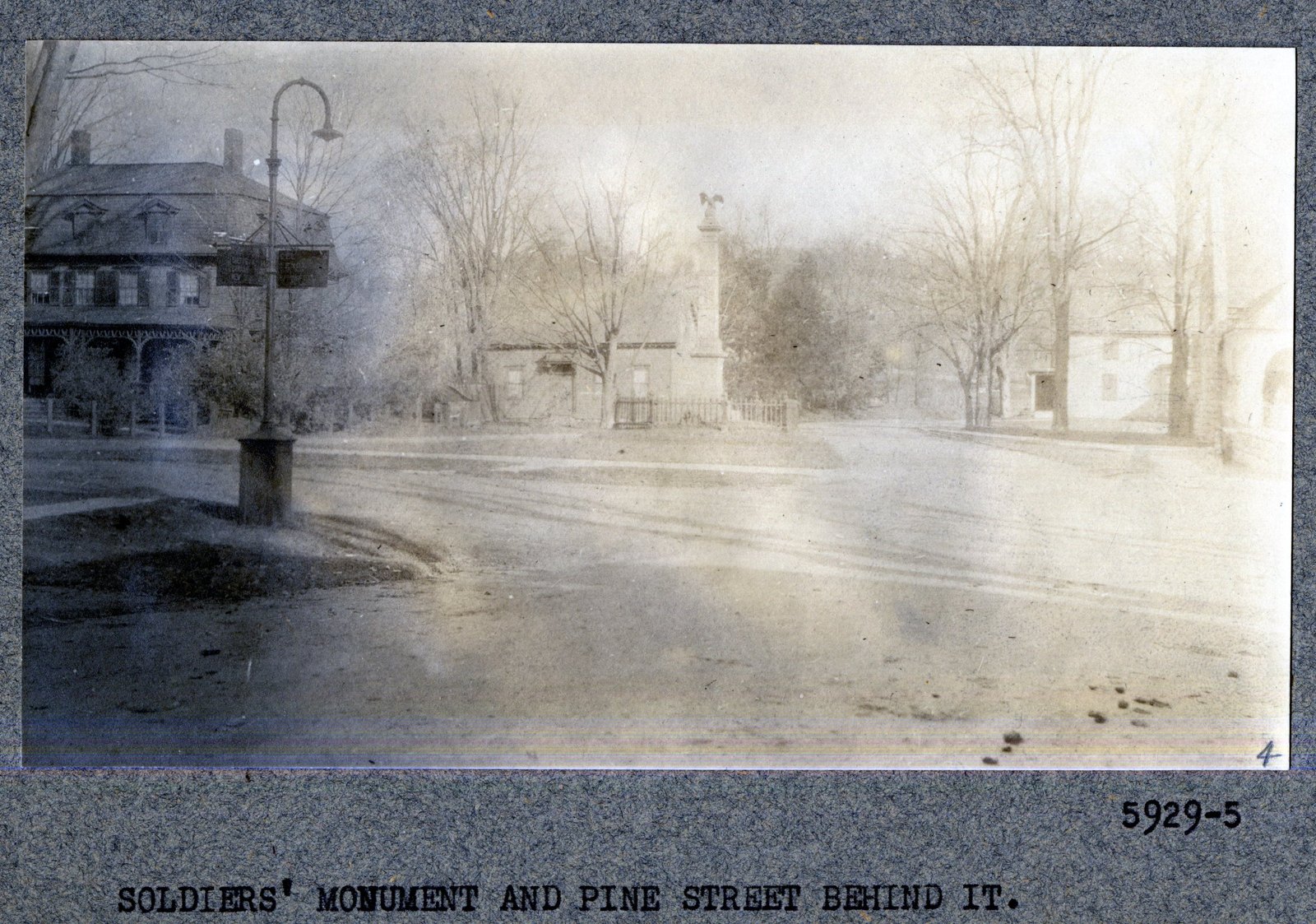Print 5929-5: “SOLDIERS’ MONUMENT AND PINE STREET BEHIND IT.”
