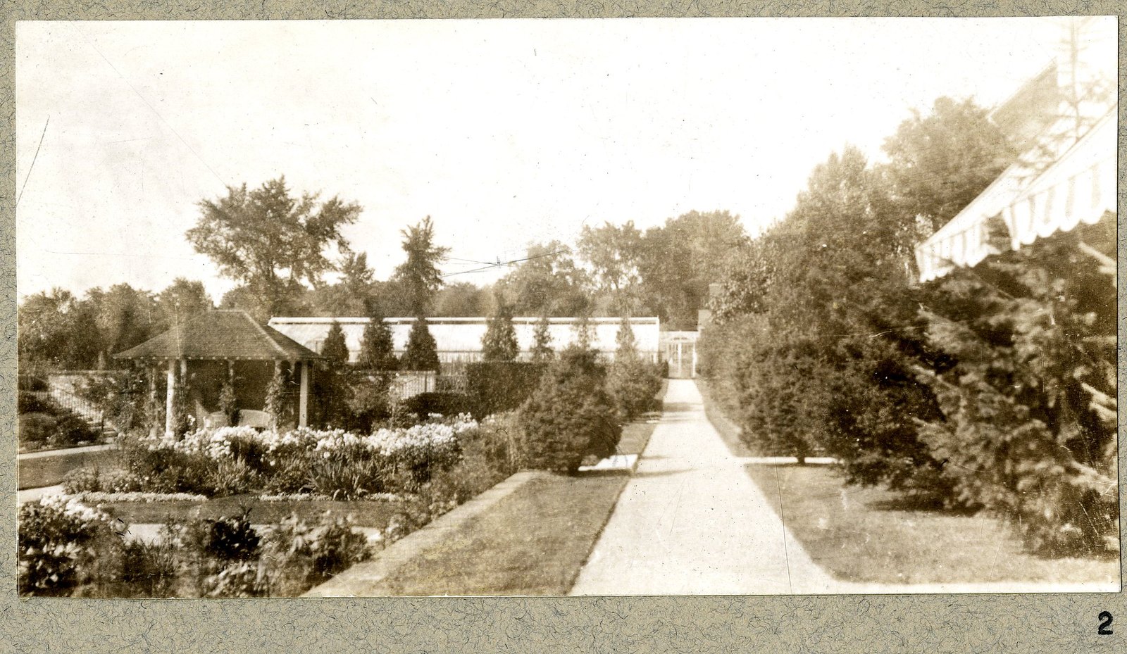 The length of the garden toward the pergola. Print 2.