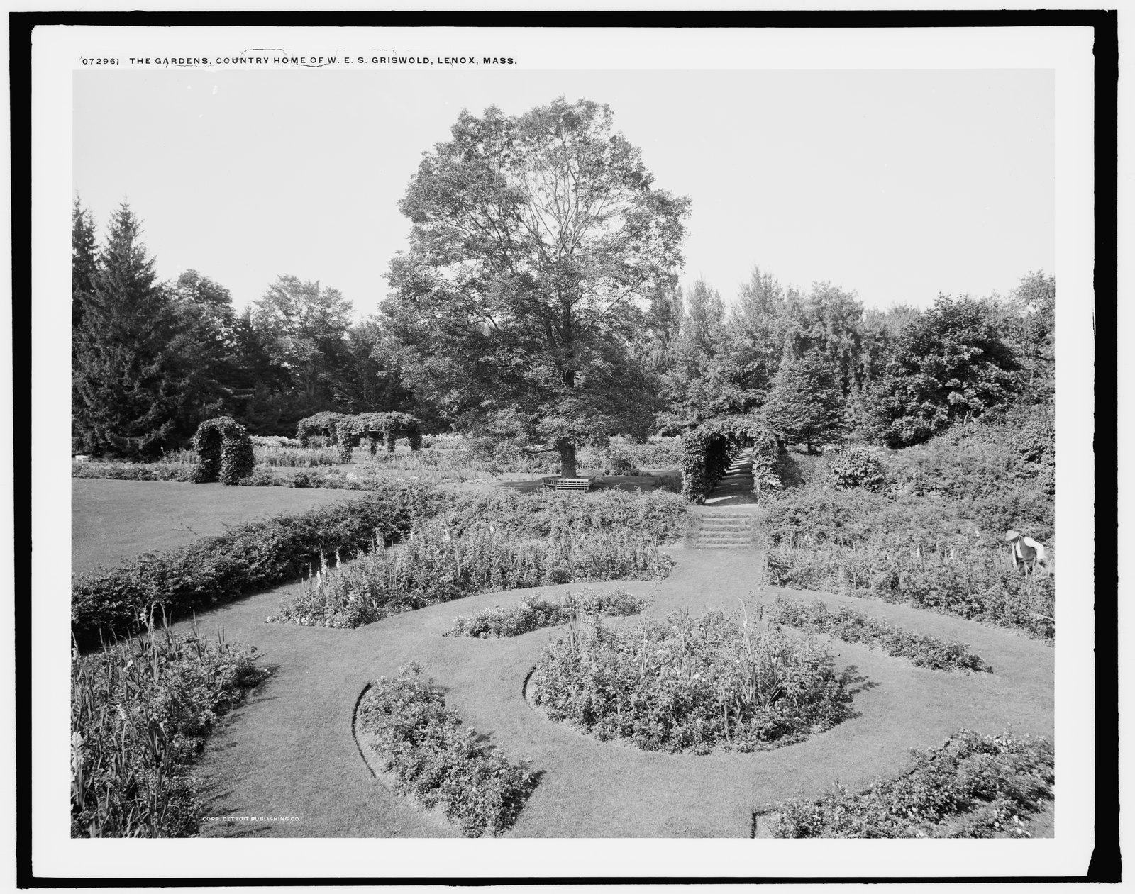 “The Gardens, country home of W.E.S. Griswold, Lenox, Mass.” About 1910–1920. LC-D4-72961.