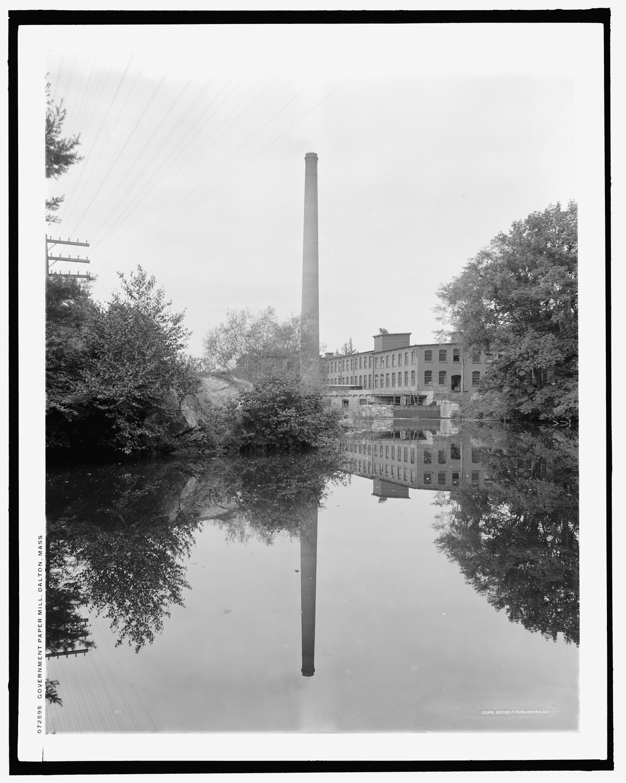 Government paper mill, Dalton, Mass. LC-D4-72595. About 1909.